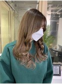 アッシュ系ロングヘア