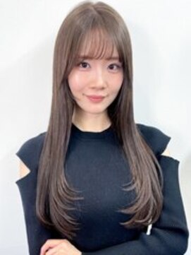 ロングでも軽やかに♪レイヤーカットで動きのある愛されヘア