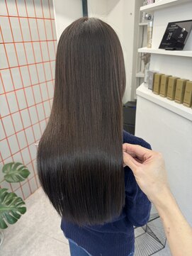 ペレ 栄 アネックス(PELE栄ANNEX) 韓国 くびれロング レイヤー ワンホンヘア 小顔前髪