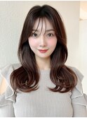 20代小顔に見える!くびれレイヤー × ショコラブラウン