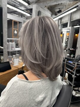 センス(SENSE.) ミディアムレイヤー/バレイヤージュ/シャドールーツ