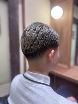 フォーコーナーズカットショップスリーセント 栄(FourCornersCutShop 3/cent) テーパーフェード