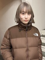 イル(iru)&nbsp;グレージュ　レイヤーボブ　ハイトーンボブ