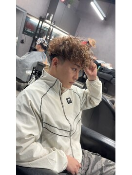 リッチブランドアンドコー(Rich Brand&Co) スペインカール ハイライトカラー　メンズカット　メンズパーマ