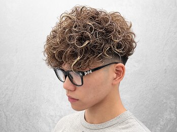 エルレイ 大分(L-Ray)の写真/【メンズカット+ニュアンスパーマ￥8,800】作りすぎない自然な垢抜けヘアはL-Rayにお任せ[大分駅/men's]