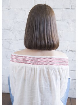 ソワリー 栄(THOiRY) 小顔カットが得意なスタイリストby坂元