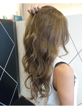 アミーバイオアシス(Amie by oasis) プラチナベージュ×ハンサムロング