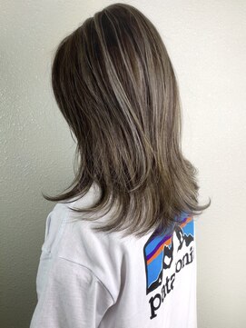 アリーシャ バイ アルティナ(Alisha by artina) 外ハネセミディ×ハイライトカラー【Alisha相模大野】