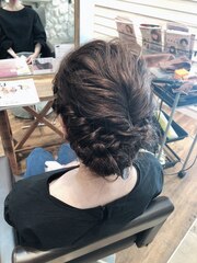 お洒落パーティーヘアー