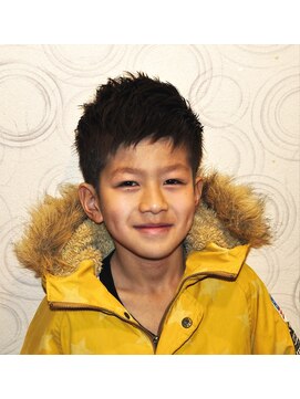 アクアマリン8810 ハチハチイチゼロ(AQUA MARINE 8810) ツイストスパイラルコンマヘアスキンフェードアップバング