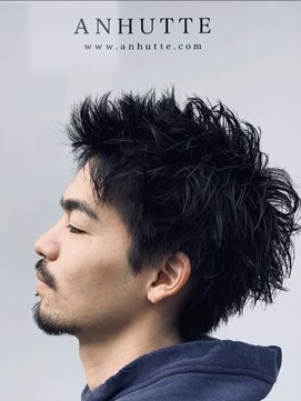 アンヒュッテ(ANHUTTE) ショートスタイル/耳だしショート