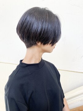 モリオ フロム ロンドン 成増店 【morio成増/一戸】黒髪大人かわいい刈り上げ丸みショート