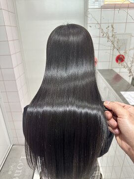 ロンドルーチェ 心斎橋(Lond luce) ダークアッシュ/ミディアムレイヤーカット［髪質改善/縮毛矯正］