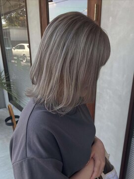 サバイ(savy) シルバーグレージュ