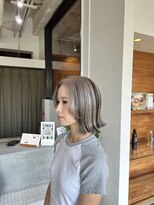 イロプラスソイ(iro + soi)&nbsp;抜け感ミディ×ホワイトベージュアンブレラ！iro+soiオオミダ！