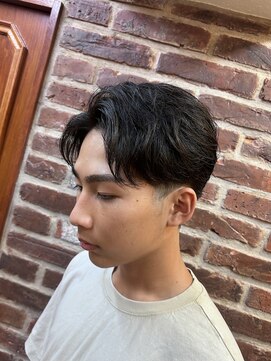 ミリオンバックス 神田店(Million Bucks) 毛流れショート/センターパート<理容室>[メンズ/床屋/神田]