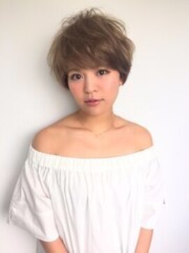 『LOBBY』三浦 くせ毛風フェミニンショート