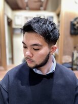 フォーコーナーズ(Four Corners)&nbsp;大人スキンフェードツーブロック刈り上げマンバン30代40代