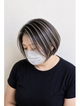 ウル(ulu) ハイライト 名東区 ショート レイヤー 白髪ぼかし
