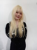 ジーナ オモテサンドウ(XENA)&nbsp;ブロンドヘア×レイヤーカット