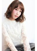 フェザー×ボブ×ベージュアッシュ×切りっぱなし