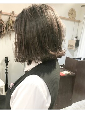 ヘアーアンドアトリエ マール(Hair&Atelier Marl) 【Marl】ブルージュカラーの切りっぱなしボブ