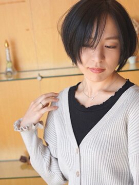 ハンズエミュ(hands emu) 耳かけショートボブ