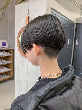 テトヘアー(teto hair) 刈り上げショート、前下がり、マニッシュショート