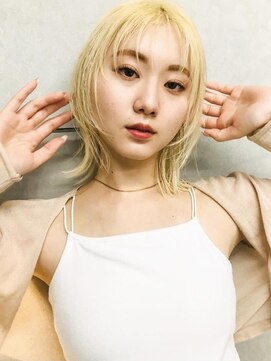 サンバレー(SUNVALLEY) フェイスレイヤー　小顔カット　ブリーチ