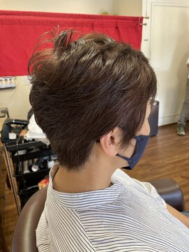 ステップ ヘア(step hair) ふんわりショ-ト