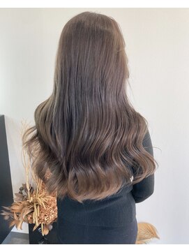 リリ バイ クローバー(lili by CLOVER) 1ブリーチ/グレーベージュ/グレージュカラー/レイヤーロング