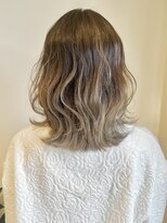 ルートヴィッヒ(Ludwig)&nbsp;ナチュラルグレージュのバレイヤージュ