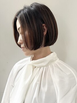 オーソ(AUTHO) ショートボブ/ネビージュ/小顔/前髪/白髪/白髪ぼかし/b