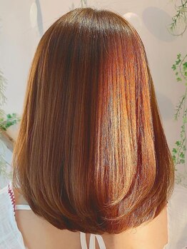 ロコヘアーバイクルル(Loco hair by couleur)の写真/ダメージや湿気からくる髪のパサつきも、髪質改善トリートメントで、なめらかな指通り×艶のある美髪に◎