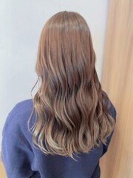 ユキオグループ グラン(yg GRAN) 美髪◎透明感ロングレイヤー×ヘーゼルベージュ艶