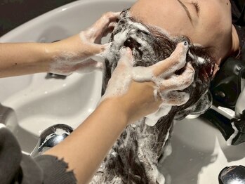 fuu + KENJE【12月3日NEW OPEN(予定)】の写真/癒しと改善を同時に叶える”本格ケア”。頭皮と髪を整えて、艶めく美髪をご提供いたします。