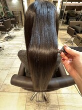 エムテコ(M.techo)&nbsp;湿気対策◎ツヤサラ縮毛矯正/美髪/ロングヘア/艶髪