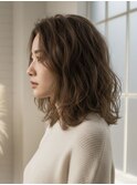 #20代30代ミディアムレイヤーくびれニュアンスゆるふわウェーブ