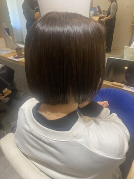 パラゴ(PARAGO.) 切りっぱなしミニボブスタイル