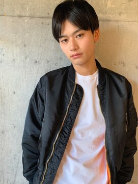 メンズマッシュ　ブルーブラック　刈り上げセンターパート