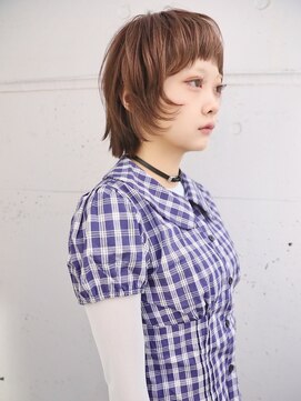シュリット(schritt) ウルフレイヤー　オン眉ショートバングブリーチカラー　渋谷KAZU