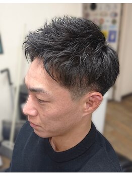 床屋のよこがわの写真/理容室ならではの本格シェービング。プロの手による髭・眉のト入れで、第一印象が見違える
