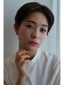 ベルエキップ(belle equipe) センターパートショートレイヤー