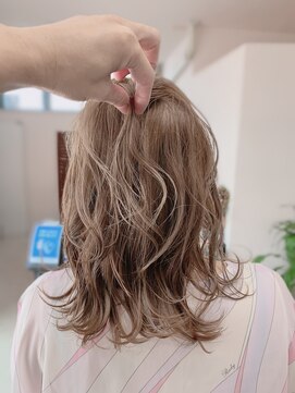 ヘアーアンドメイク カナン(HAIR&MAKE CANAAN) 外国人風ミルクティーベージュ