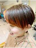オレンジインナーカラー×刈り上げマッシュショート