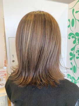 ルッカランス 王子店(Lucca Lance) 【12月】 外ハネボブ ハイライトカラー