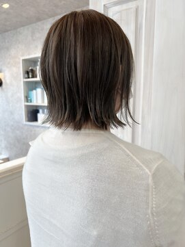 キャアリー(Caary) 福山市美容室Caary人気 ぱつんとナチュラルボブくすみカラー