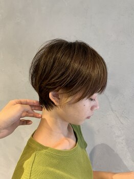 アース 高円寺店(HAIR & MAKE EARTH)の写真/人気の《白髪ぼかし》で白髪染め卒業！ダメージレスで綺麗に魅せるグレイカラーで艶のある大人髪に♪