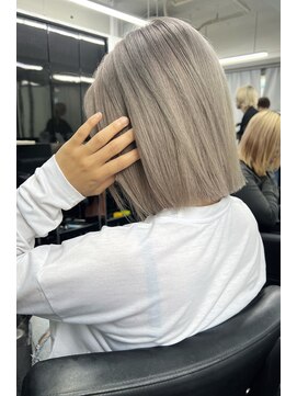 リア 大阪梅田(Ria) ~グレージュ×切りっぱなしボブ~ 【Ria 大阪 梅田】