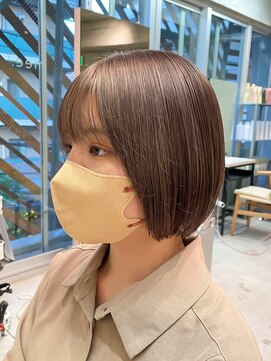 ミィ 浦和(mee) デザインカラールイヤーカット/ウェットヘア／オリーブベージュ